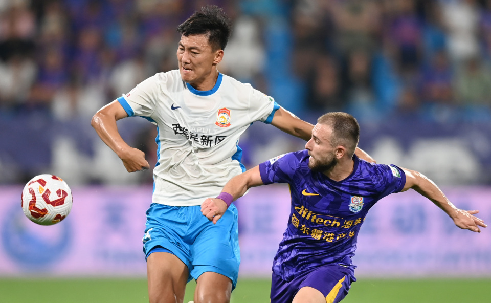 YWUIl, 新华社记者