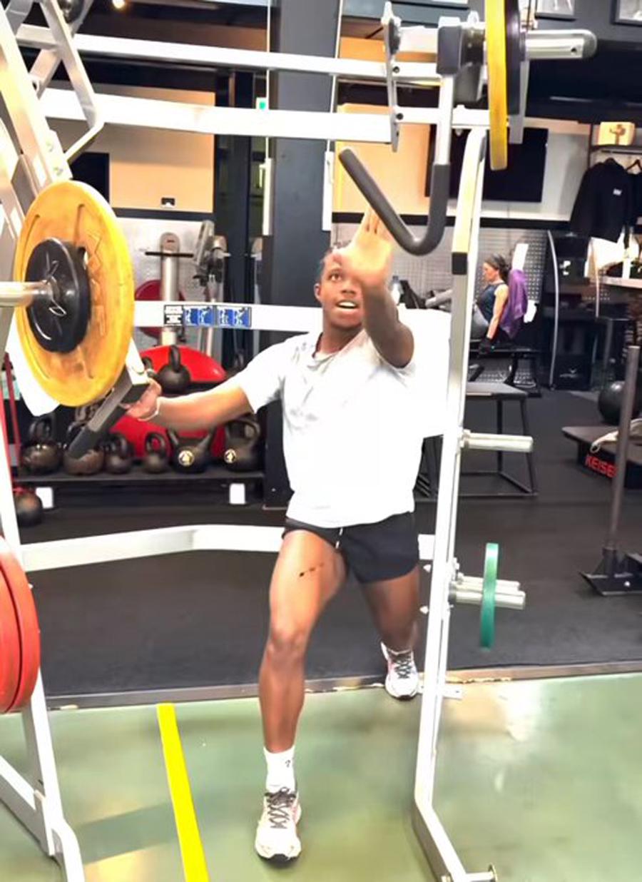 aj, 每次他在新, 教红魔时首